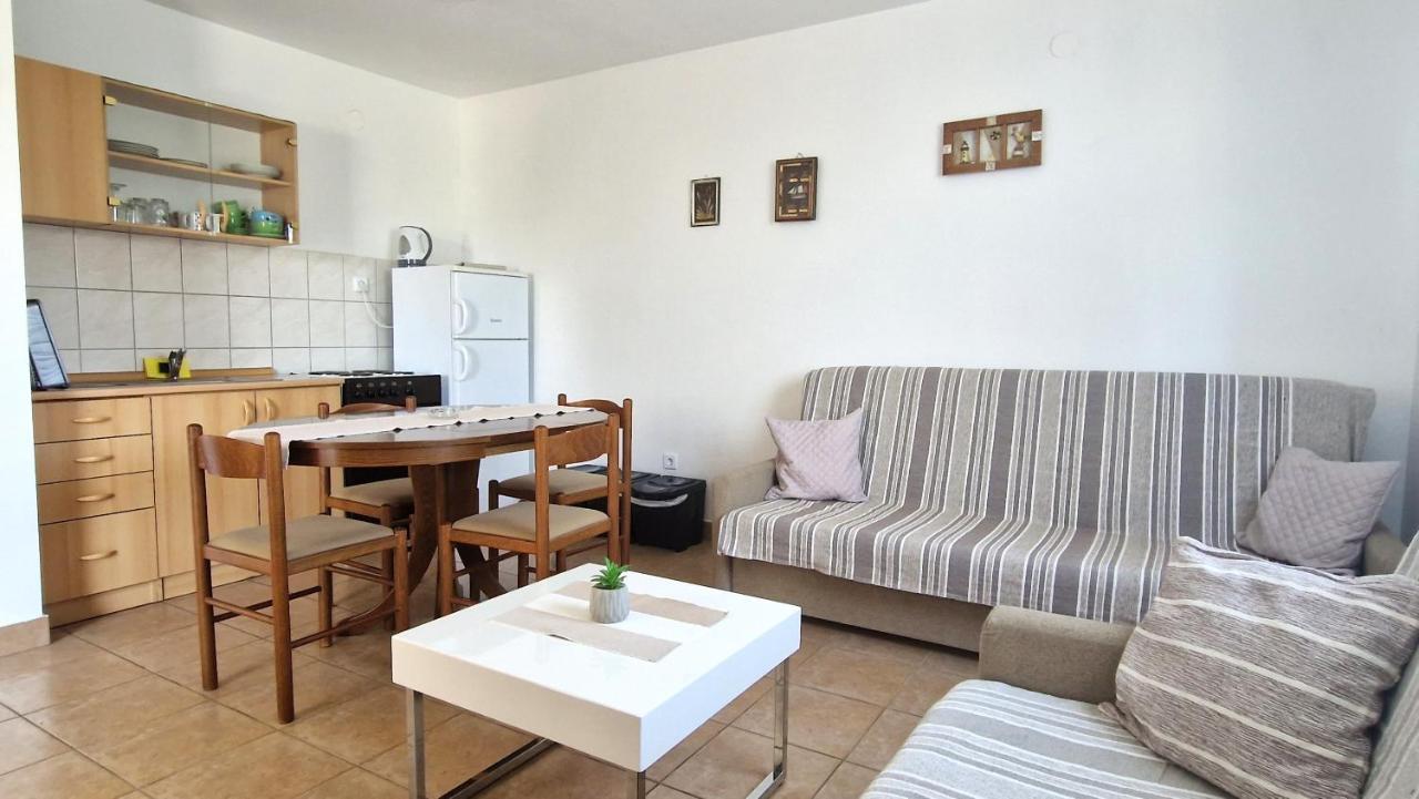 Apartment Hrzina Đảo Krk Ngoại thất bức ảnh