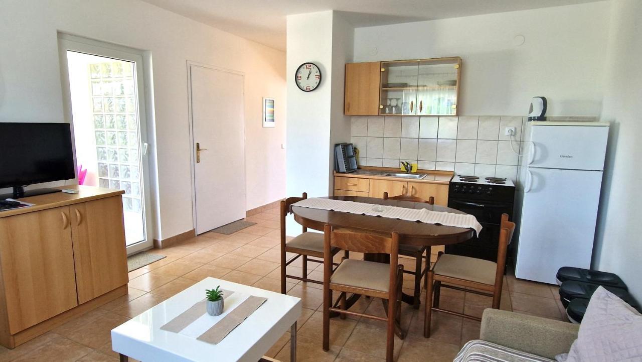 Apartment Hrzina Đảo Krk Ngoại thất bức ảnh